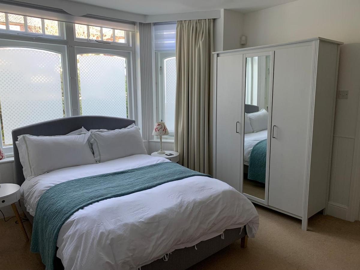 Spacious Comfortable Flat With Free Parking In East Finchley, Muswell Hill & Close To Alexandra Palace London Kültér fotó